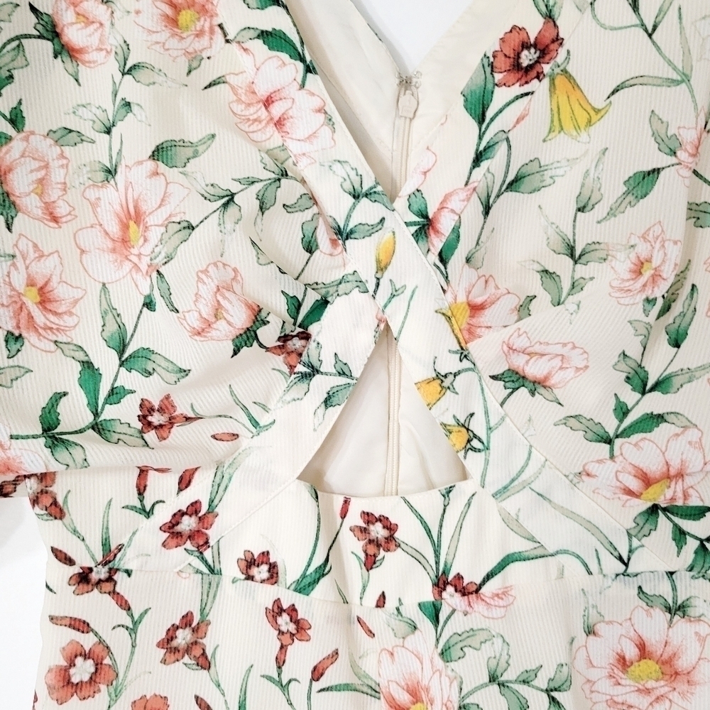 Ali & Jay Floral Romantic Cutout V-Neck Off-White Romper Size Small - Picture 7 of 13